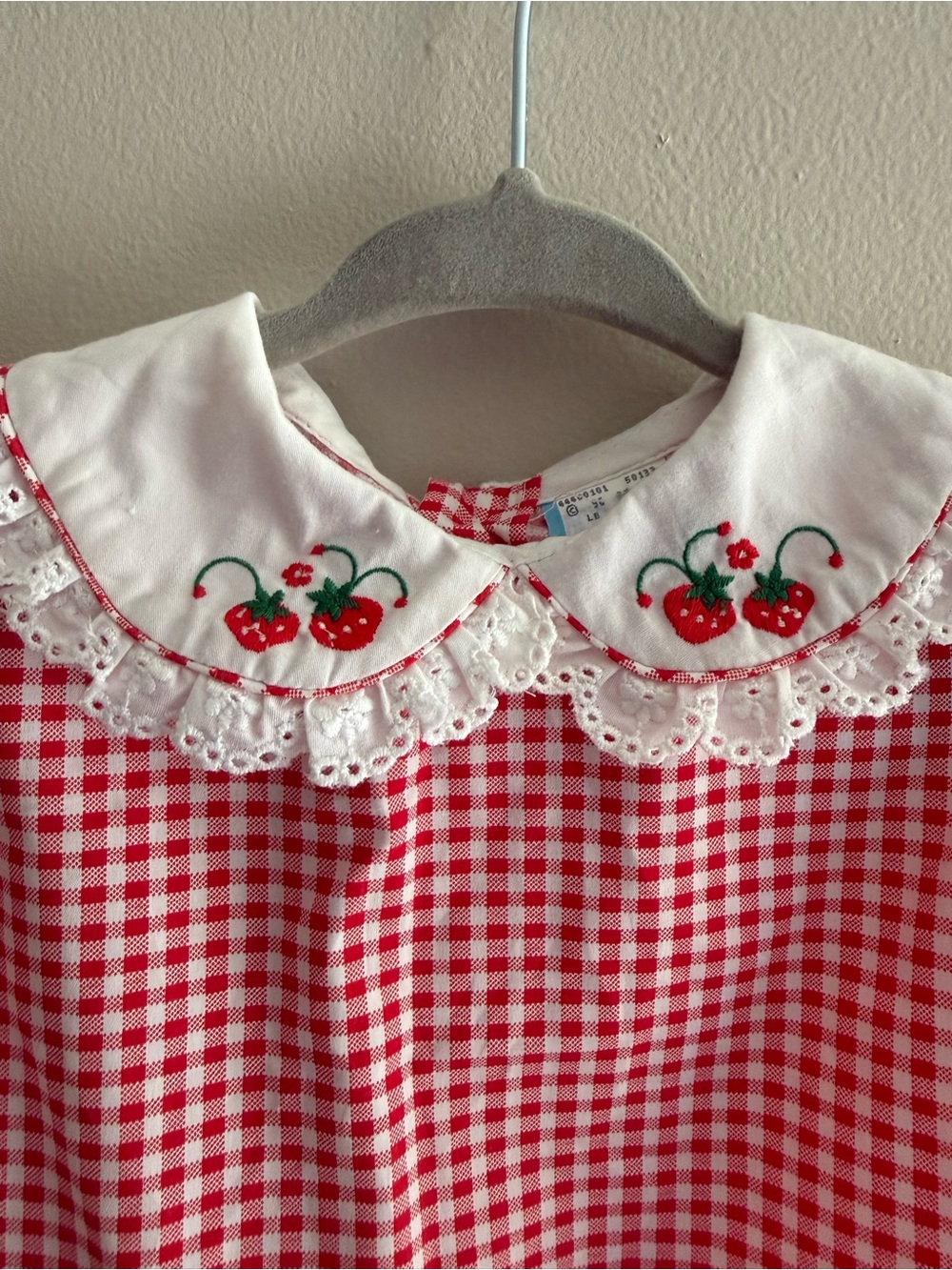 Vintage Paper Tag Strawberry Red White Gingham Shirt Puff Sleeve Lace Collar - Picture 2 of 5